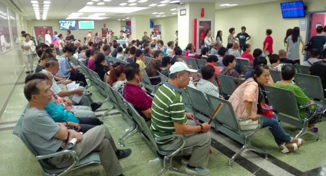 揭秘,农民工,一天,赚,三,四百,长年累月,还是, . 揭秘:农民工一天赚三四百,为啥还是不富裕?打工越打越穷!