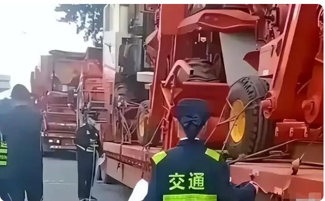 收割机,滞留,高速,事件,有了,回应,后续,来,了, . 收割机滞留高速事件有了回应,后续来了